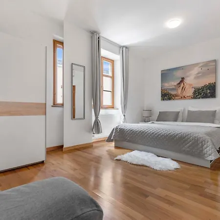 Apartment Charming In The Heart Of Bratislava