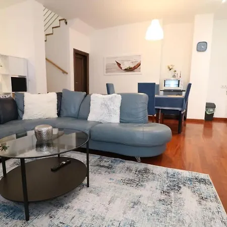 Charming Apartment For 8 - Old Town Bratislava Bratislava