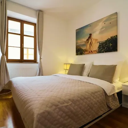 Charming Apartment For 8 - Old Town Bratislava * Bratislava